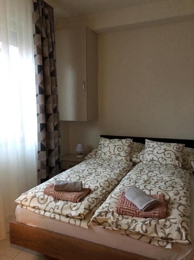 Bed and Breakfast Jacint Apartman à Hajdúszoboszló Extérieur photo