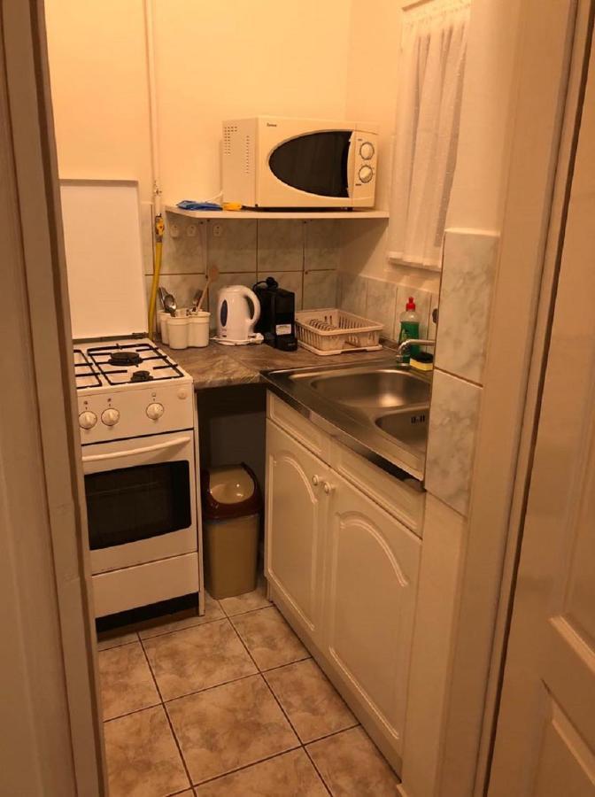 Bed and Breakfast Jacint Apartman à Hajdúszoboszló Extérieur photo