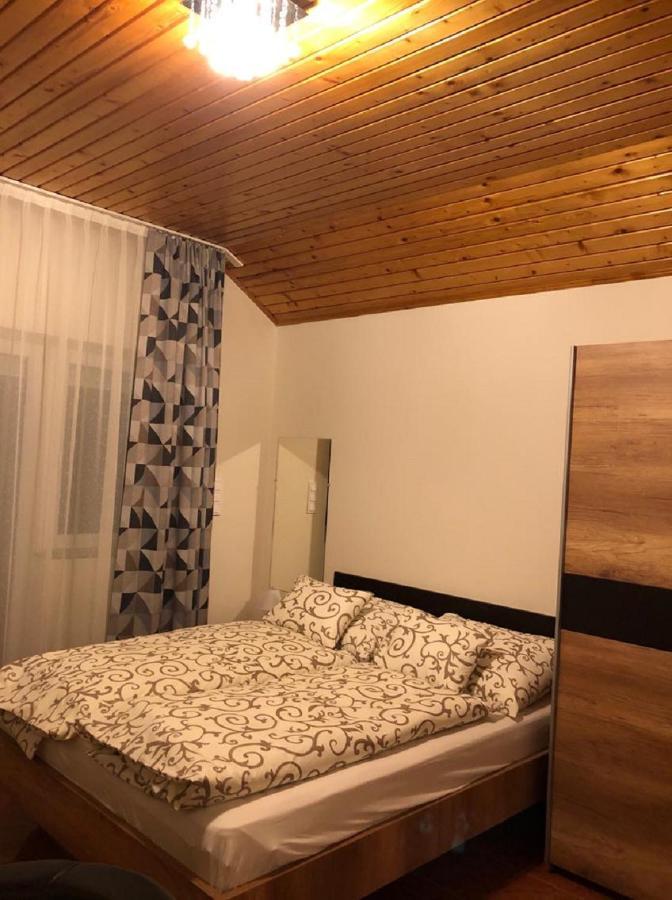 Bed and Breakfast Jacint Apartman à Hajdúszoboszló Extérieur photo